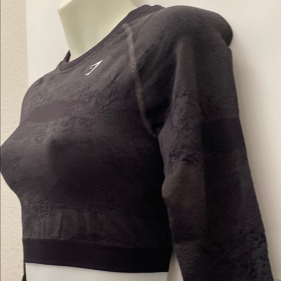 Gymshark Black Fitted Crop Top - Picture 3 of 5